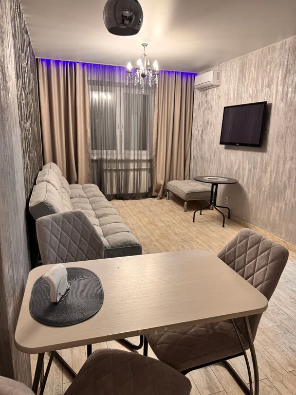 Омск Кировский у ТЦ Мега