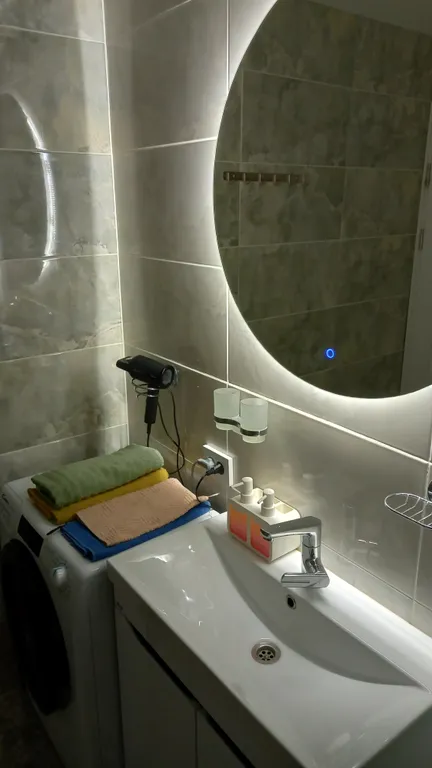 Новая трехкомнатная квартира в самом центре с видом на площадь Победы