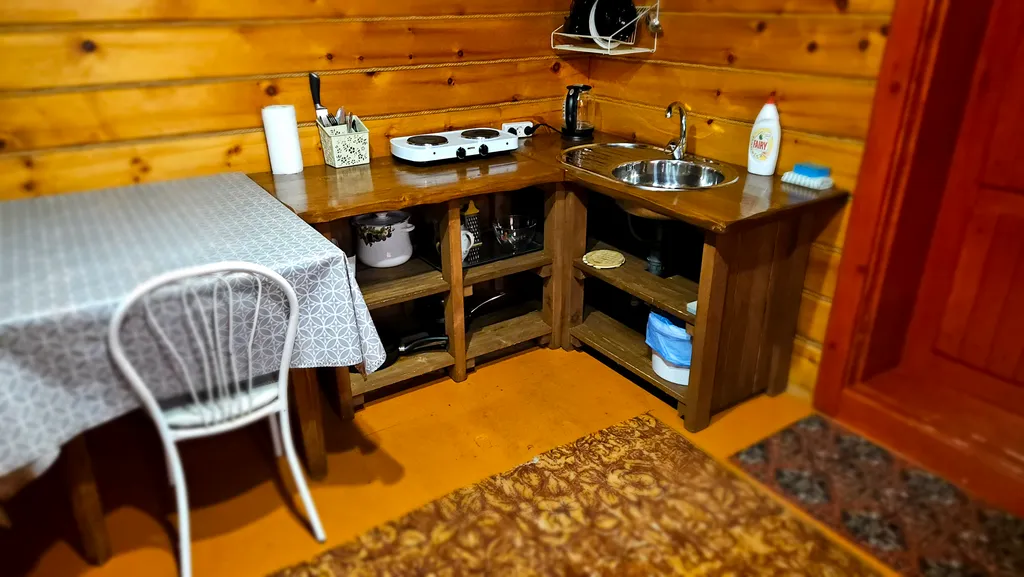 Уютный семейный номер на берегу села