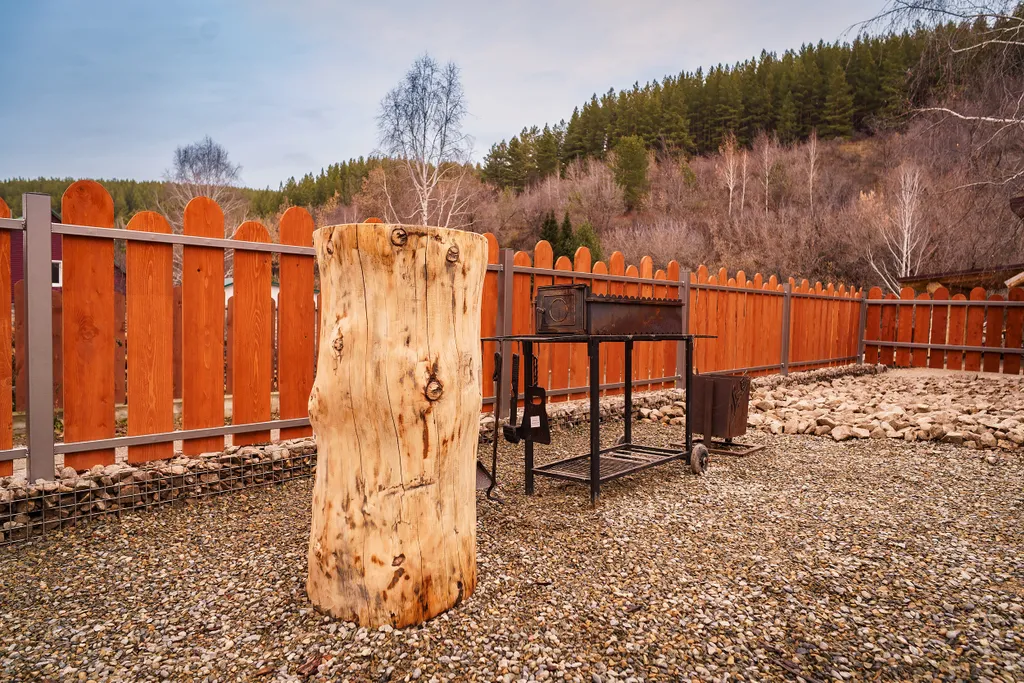 Гостевой дом и кедровая баня на Алтайской