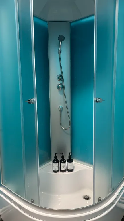 Просторная двухкомнатная квартира на набережной реки Амур