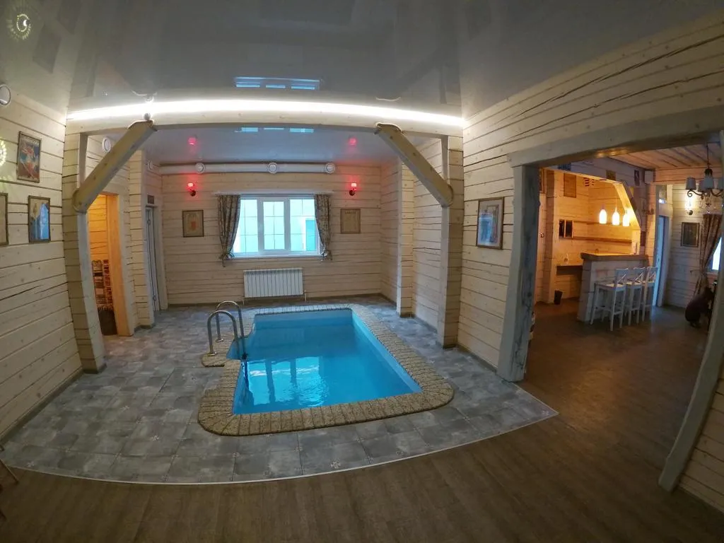 Уютный коттедж с бассейном