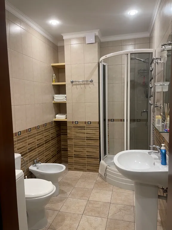 Апартаменты на набережной люкс шоколад двухкомнатный с балконом