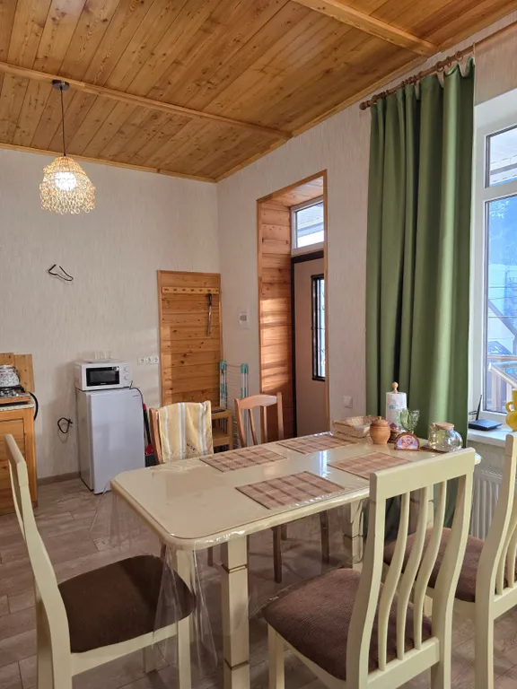 Апартаменты в центре с видом на горы