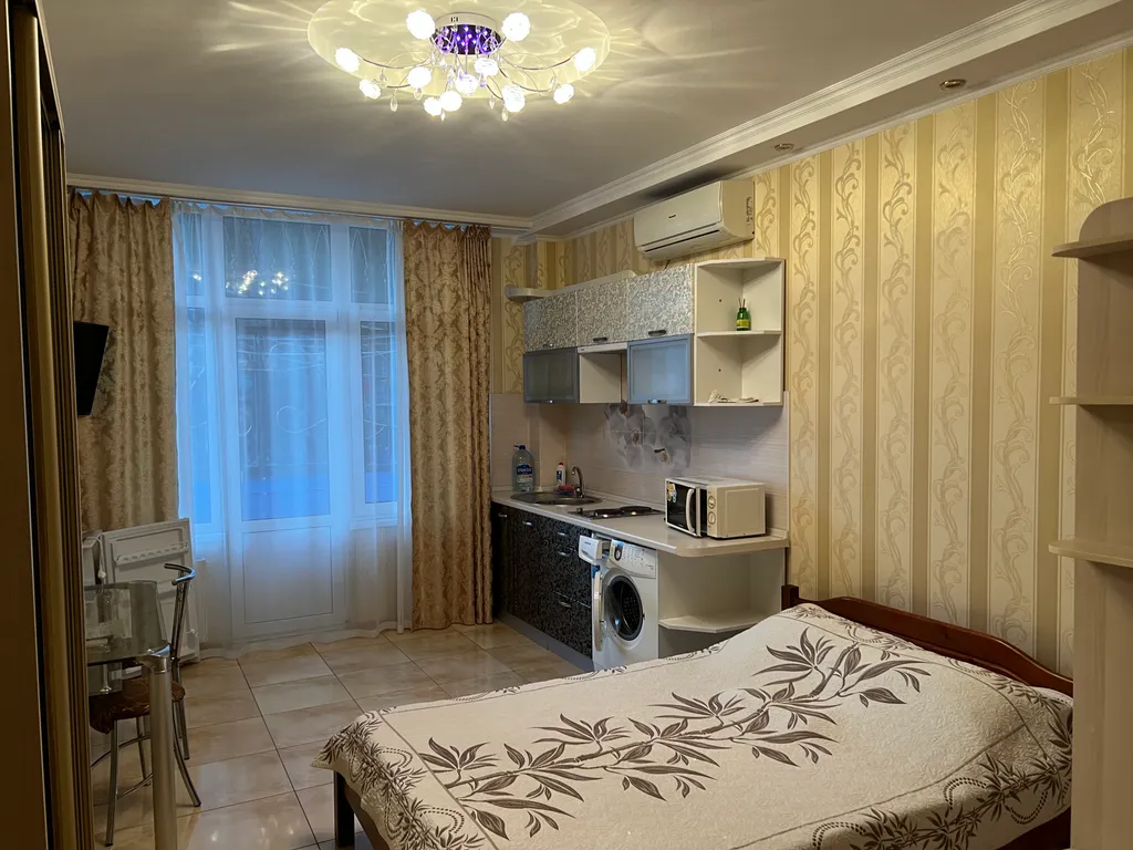 Квартира Уютная студия у набережной Ялты — аренда посуточно в Ялта