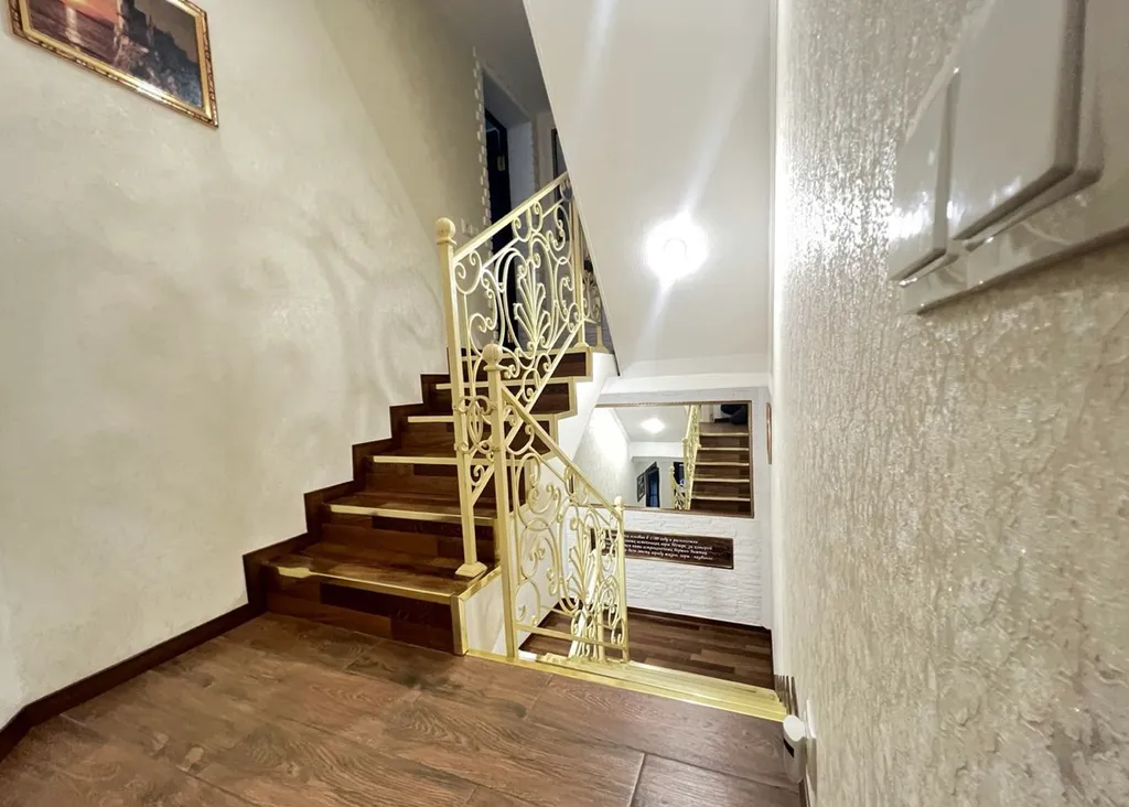 Дом на цветнике