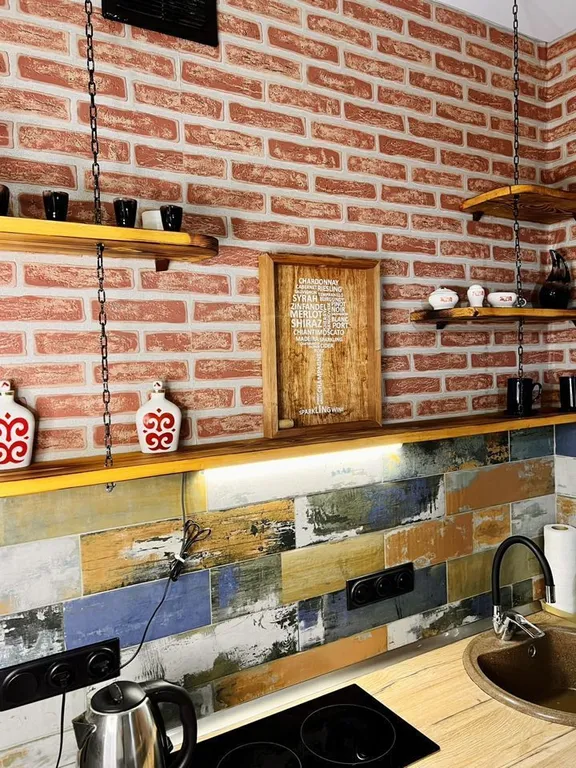 Студия с дизайнерским ремонтом