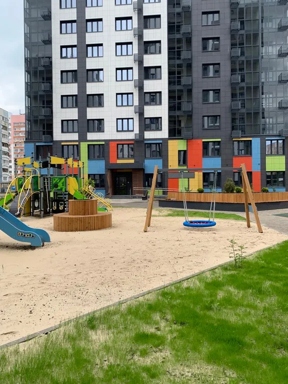 Уютная двухкомнатная с видом на Кремль
