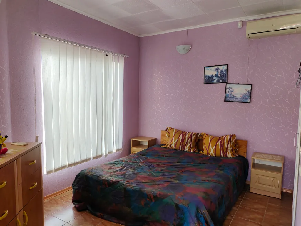 Квартира Уютная комната с удобствами с видом на море — аренда посуточно в Орджоникидзе