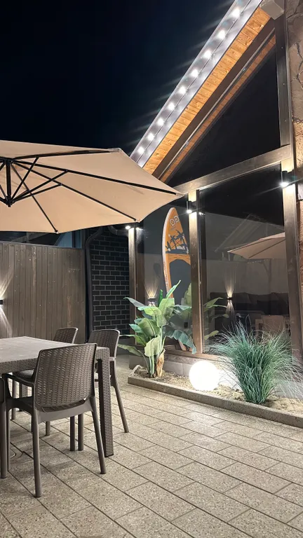 Дом с камином на берегу моря