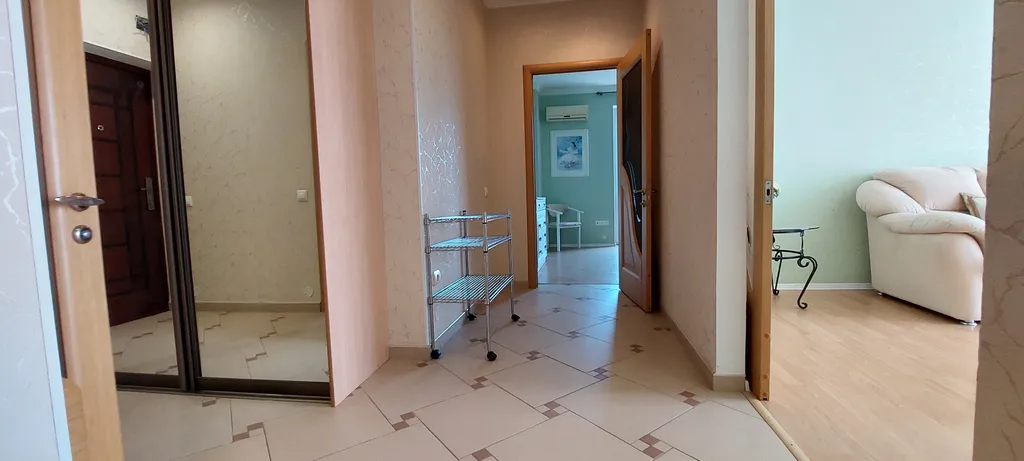 Большая уютная 2-комнатная квартира в тихом центре с 2мя балконами