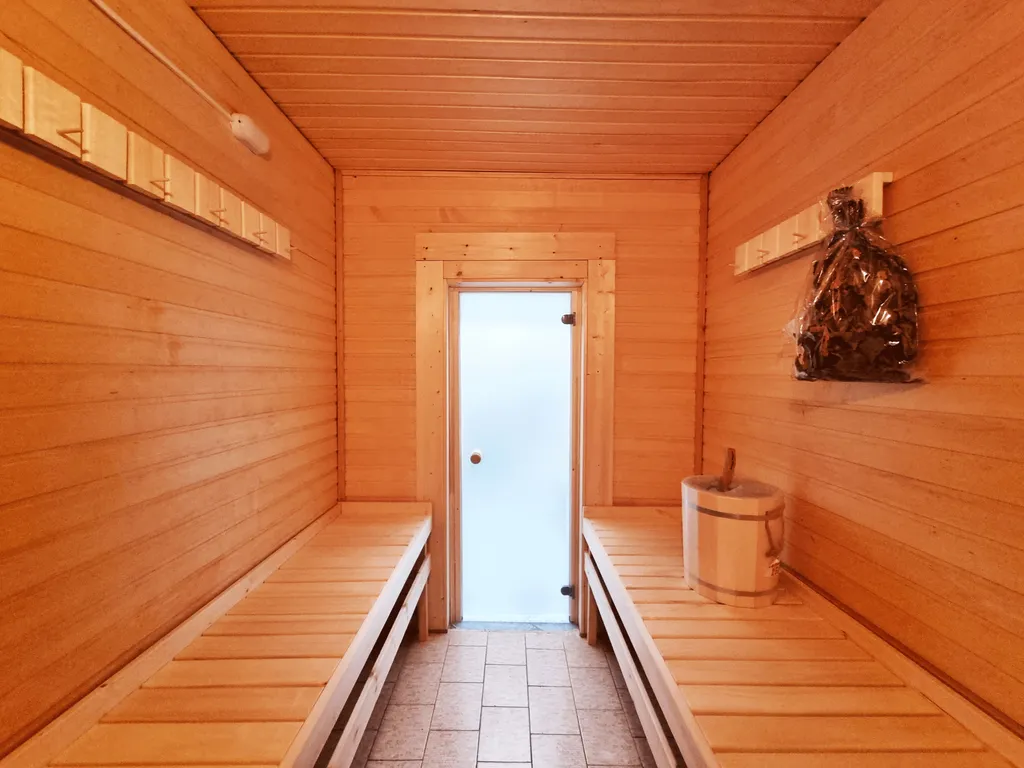 Коттедж Большой двухэтажный коттедж в стиле ампир с сауной и бассейном-купелью — Агалатово