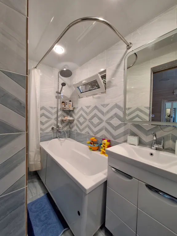 Коттедж Этаж частного дома с отдельной кухней и с/у — Сочи