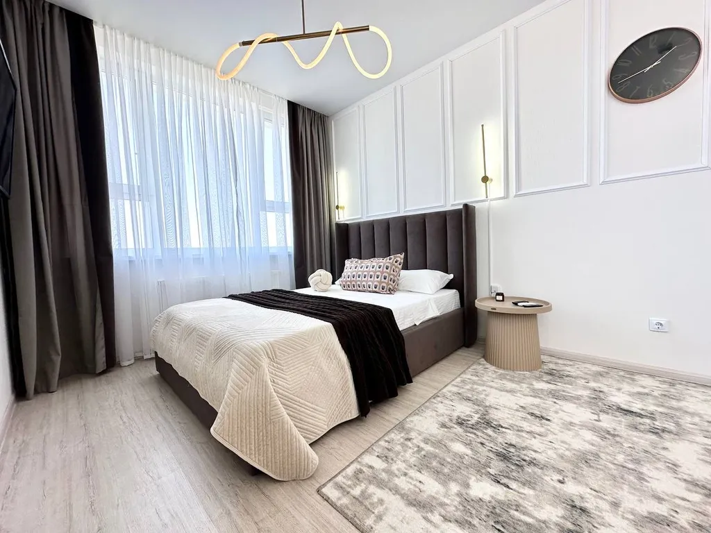 Модная студия с видом на город