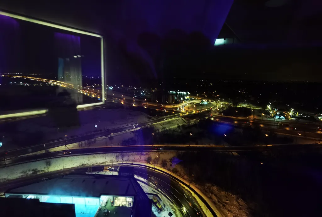 Апартаменты с большой джакузи и камином