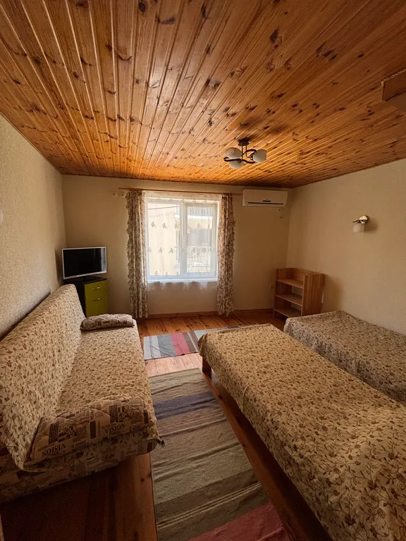 Квартира Студия в эко-стиле с кухней и со своей террасой в 200 метрах от моря — аренда посуточно в Орджоникидзе