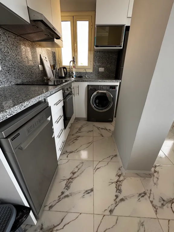 Квартира в марине с видом на море