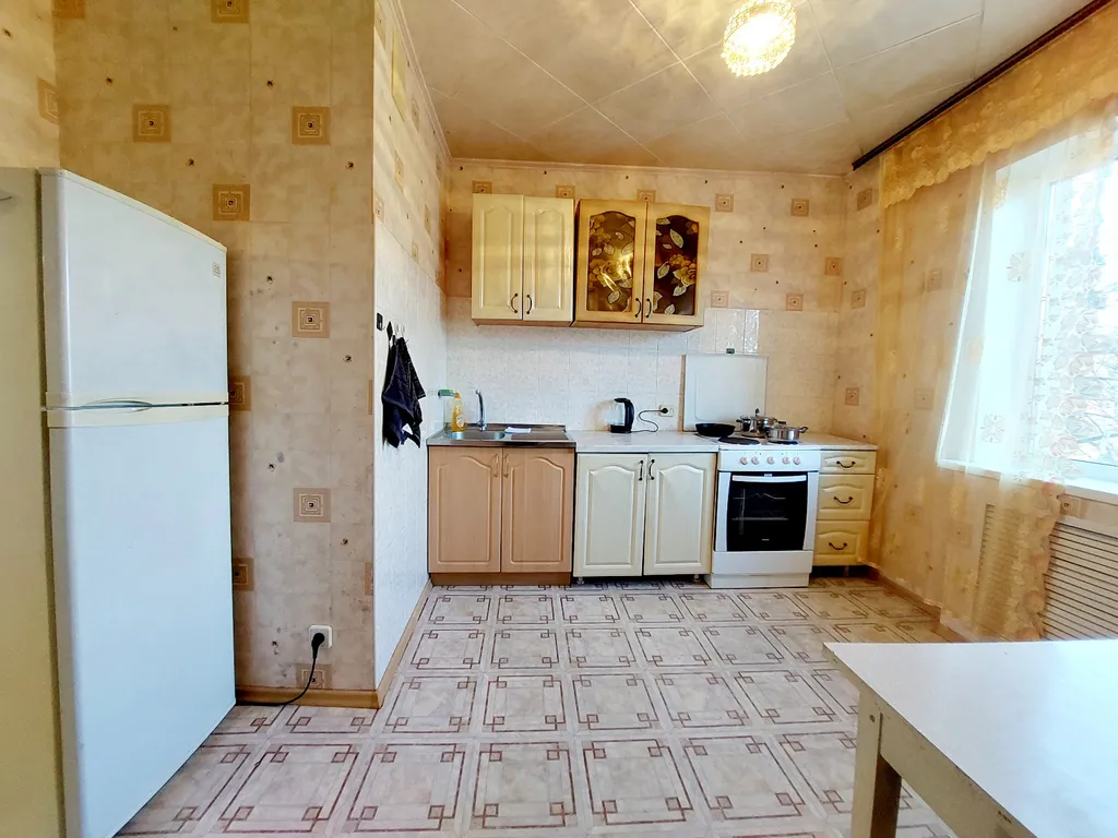 Хорошая 2х комнатная квартира с балконом в центре