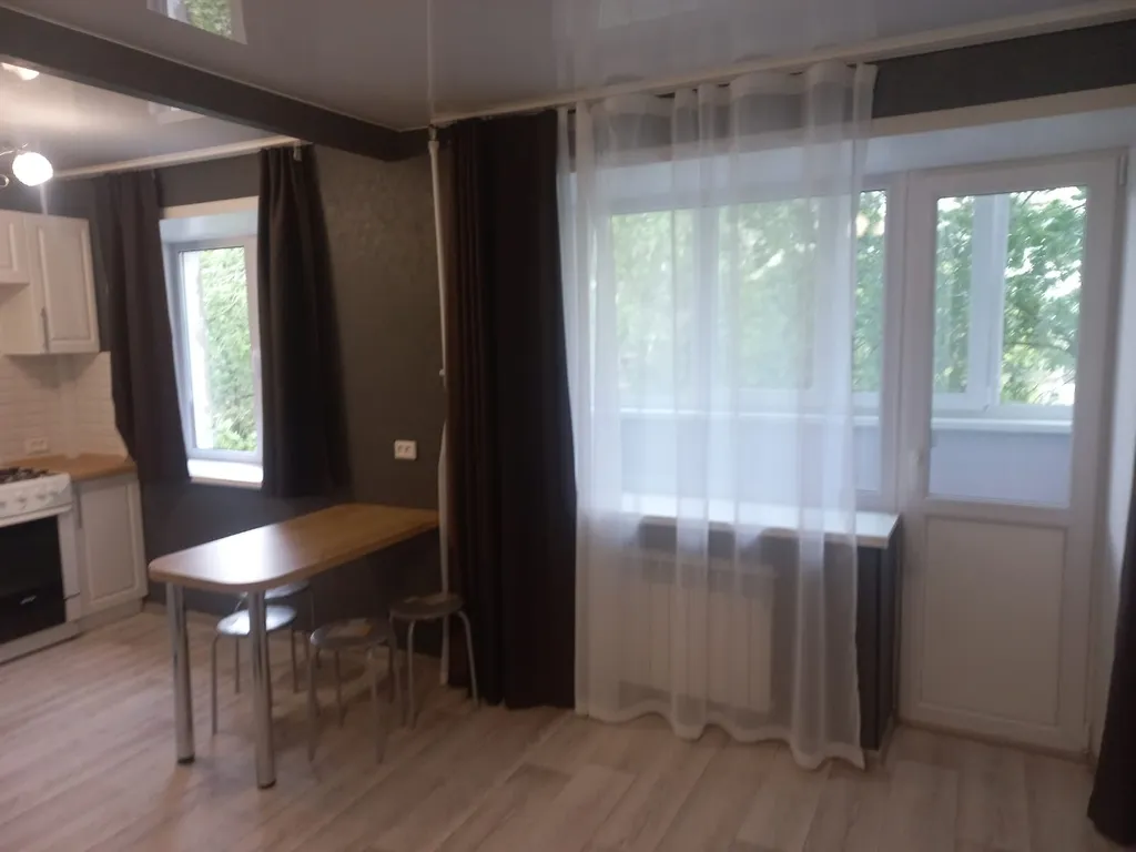 Квартиpа с хорoшим рeмонтом в цeнтpe