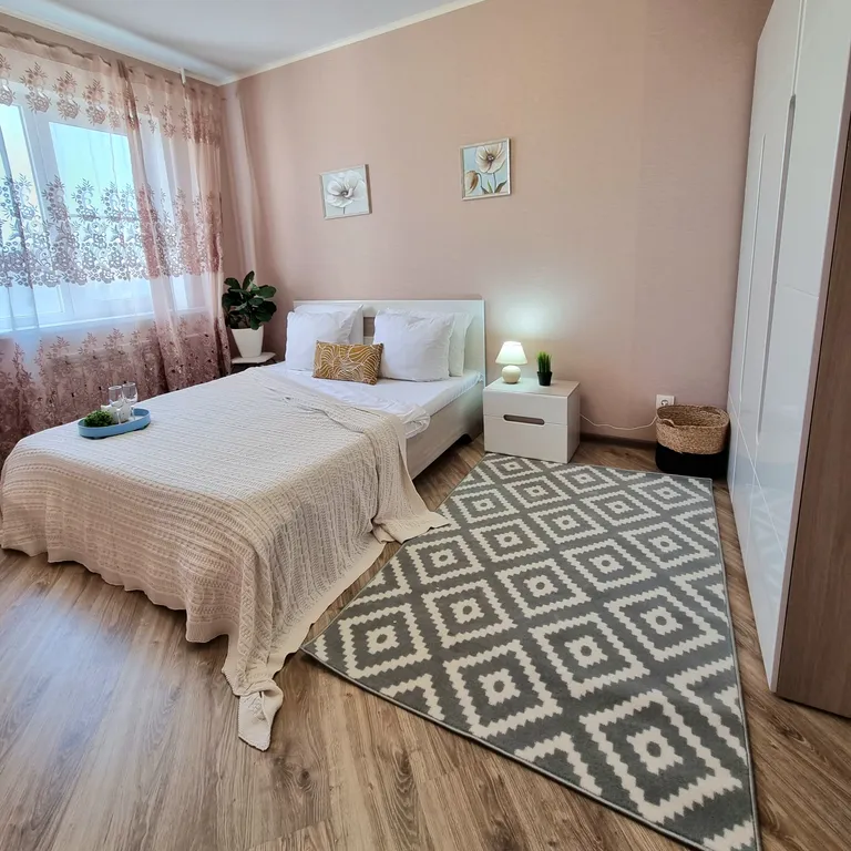 Просторная квартира для 6 гостей на Куликова (Уютный Дом)