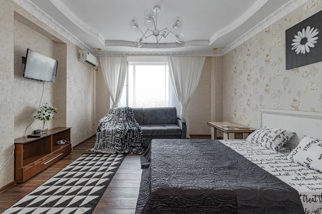 Очень уютная 2-комнатная с 2-мя кроватями в самом центре Левого берега