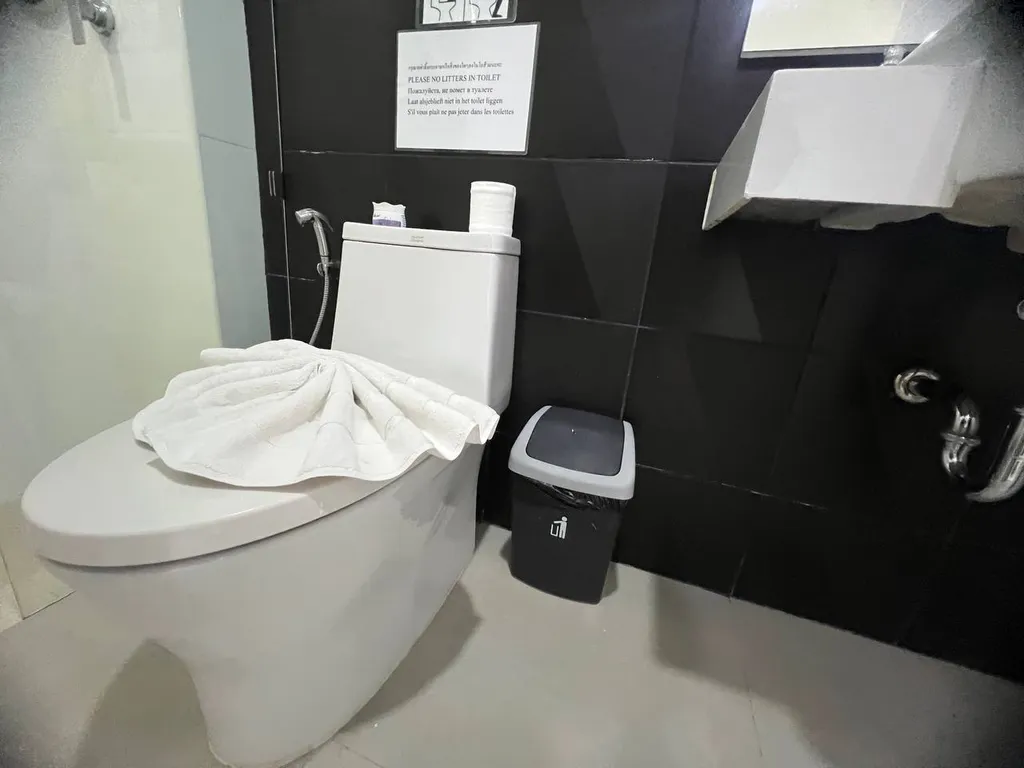 Студия после ремонта с потрясающим видом в центре Каты