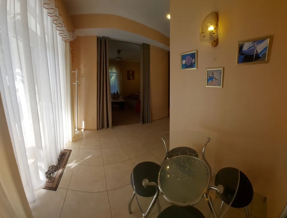 Уютный коттедж с теплым бассейном