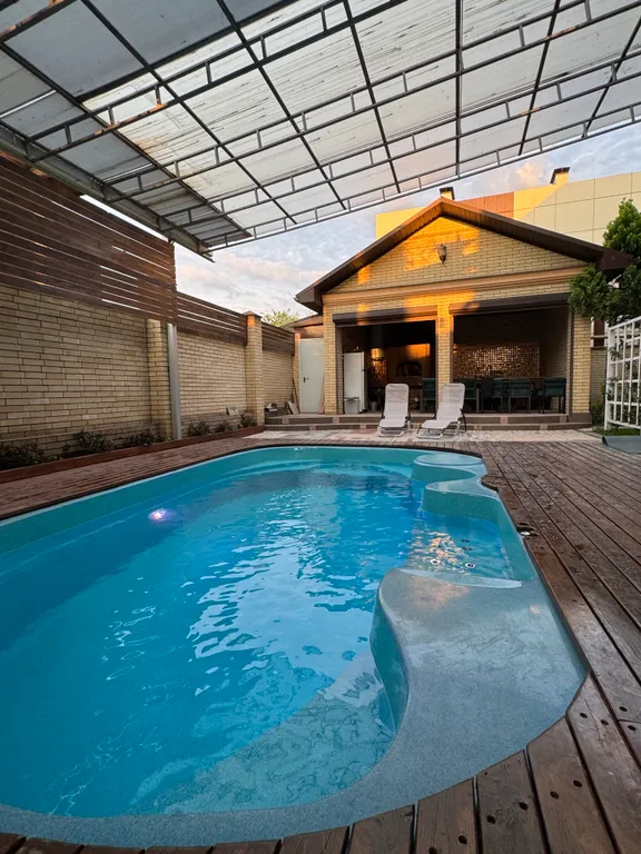 Коттедж Дом с подогреваемым бассейном — аренда посуточно в Краснодар