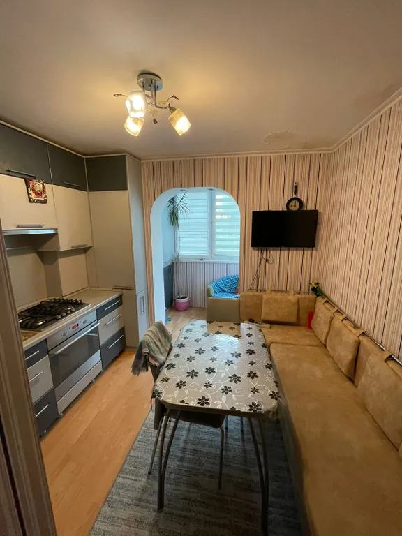 Трёхкомнатная благоустроенная квартира