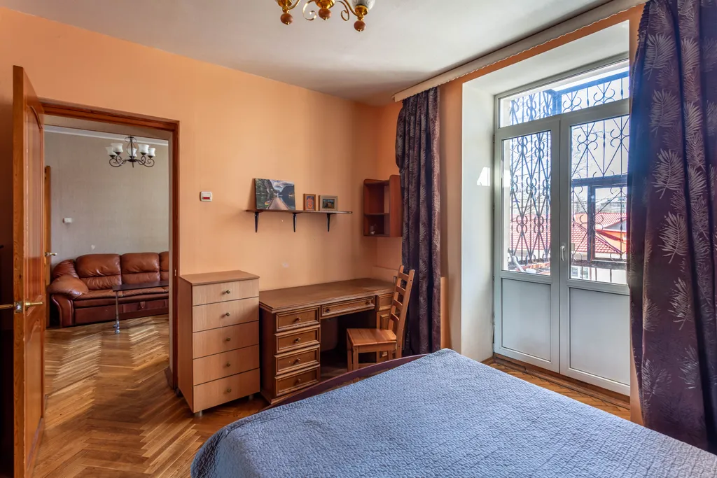 Просторная 3-комнатная квартира на Троицком рядом с Набережной