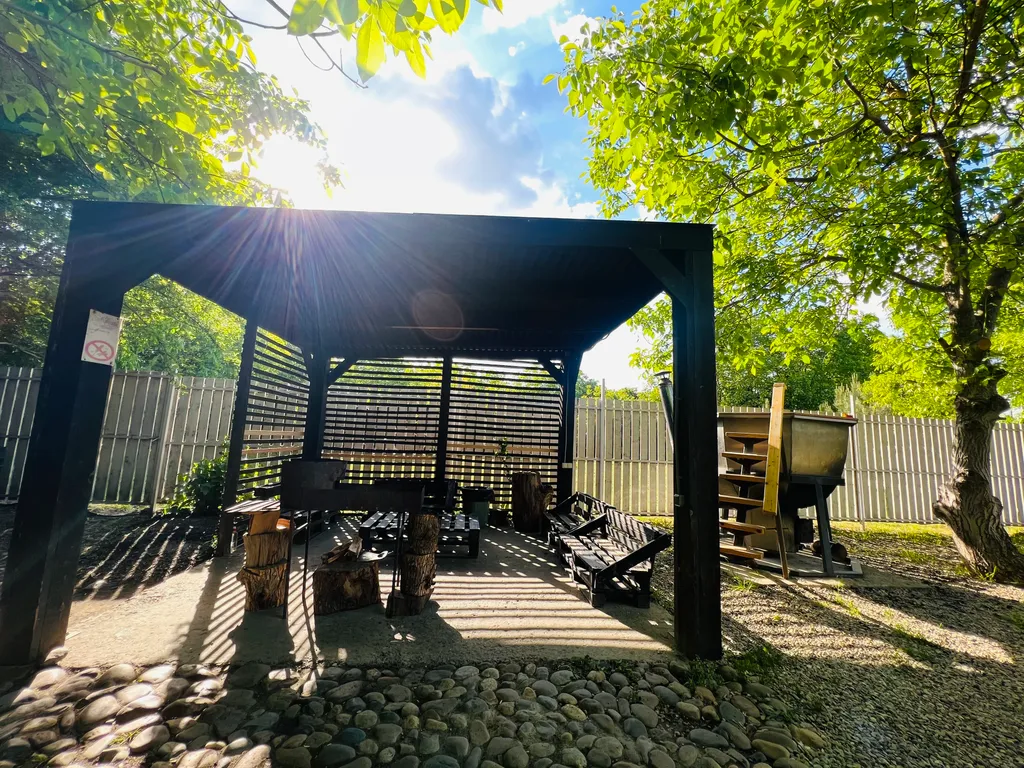 Коттедж Коттедж на берегу реки Кубань с баней, бассейном, банным чаном — Елизаветинская