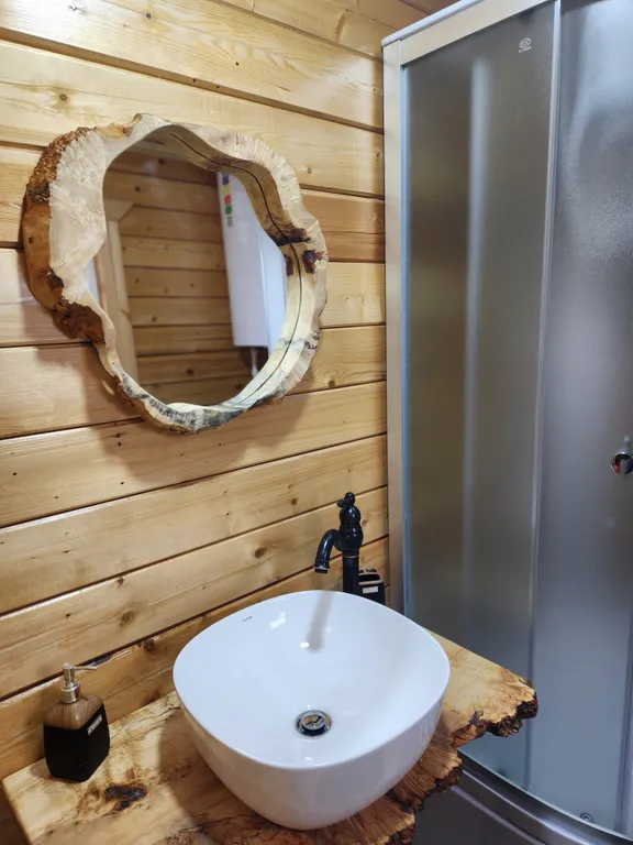 Коттедж у реки