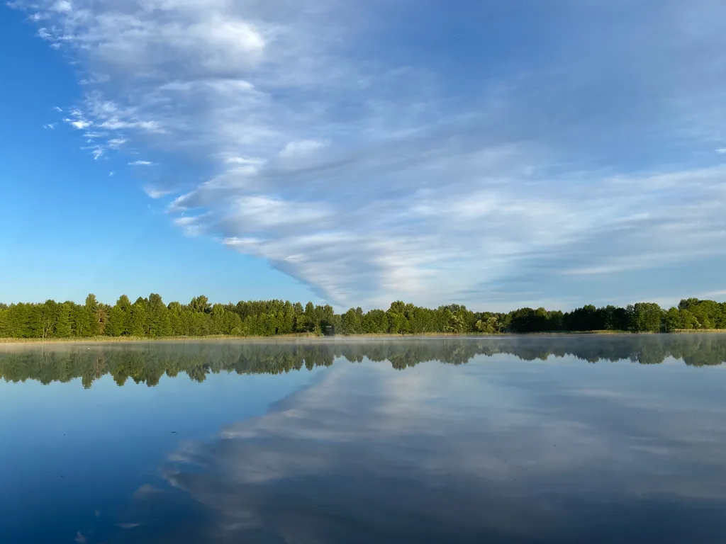 Деревянный комфортабельный дом на берегу озера