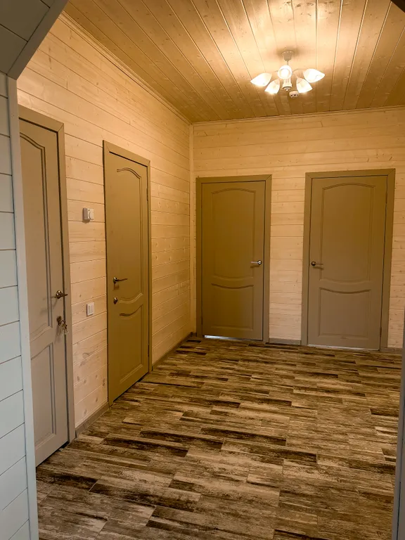 Уютный дом у озера