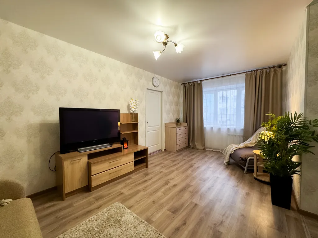 Квартира 2‑комн. квартира в центре Мурманска на ул. Коминтерна, 22 — Мурманск