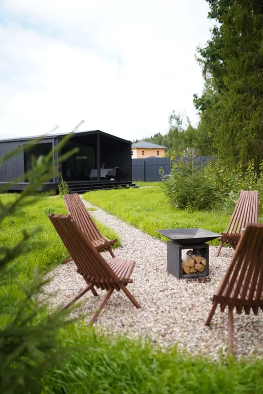 Домик на Новогодние праздники с панорамными окнами в лесу