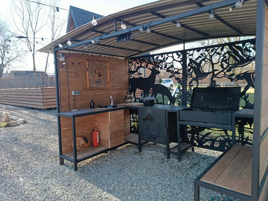 Дом с бассейном