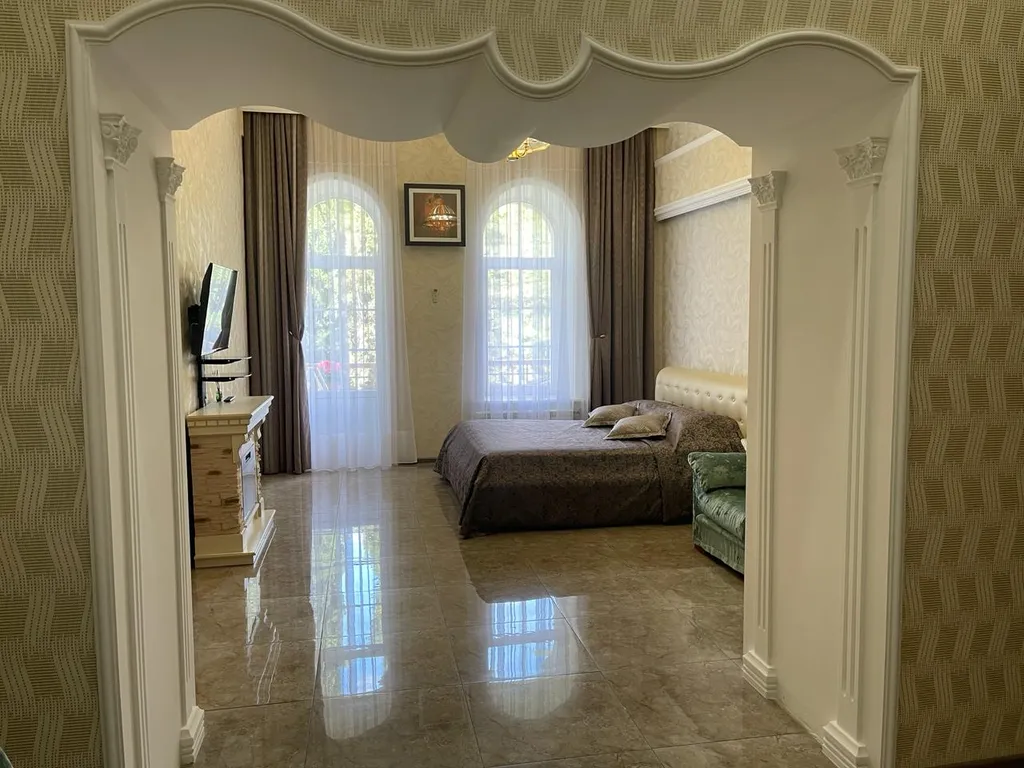 Апартаменты на набережной Делюкс Премьер с балконом