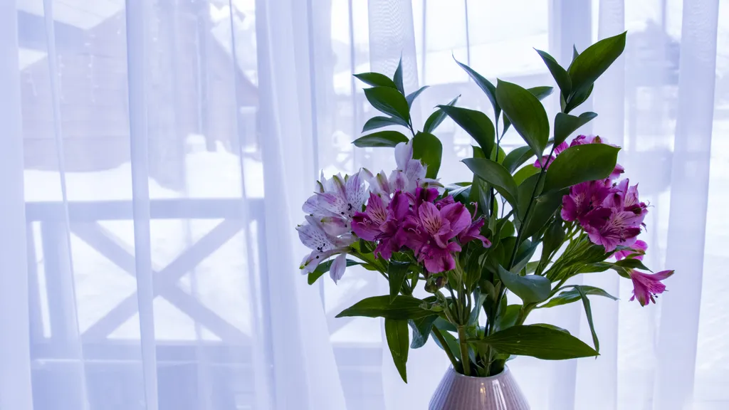 Уютный дом на берегу озера