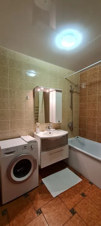 3 комнатная квартира рядом с аквапарком и Дворцом Борьбы