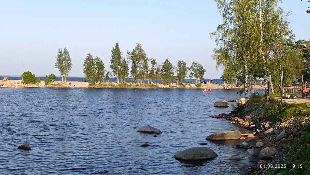 Уютная квартира на берегу озера, с собственным пляжем.