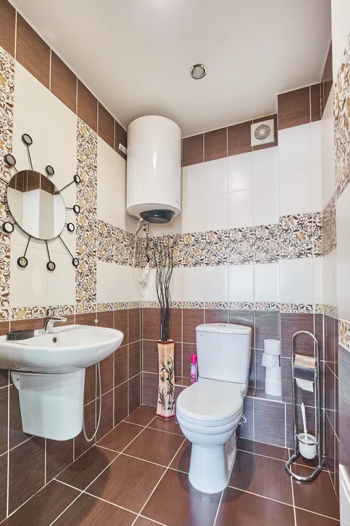 Трехкомнатная квартира у Лагерного сада