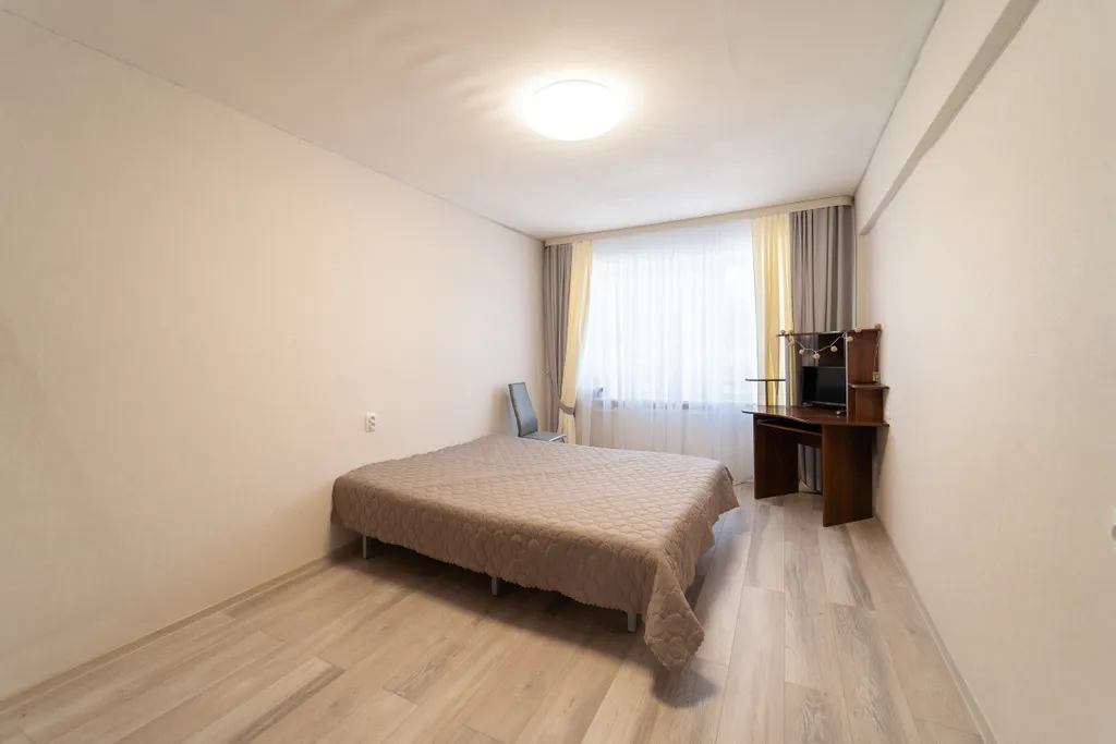 Светлая квартира в шаговой доступности от Ледового Дворца