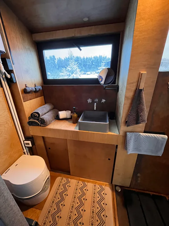 Домик на озере