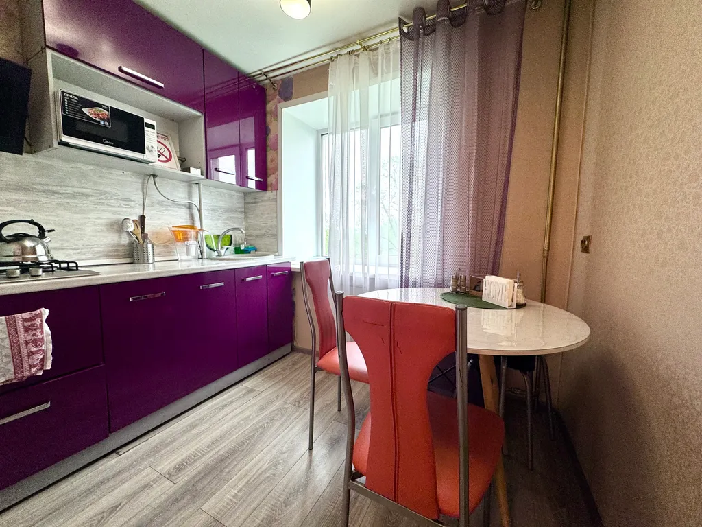 Двухкомнатная квартира люкс класса с камином в центре