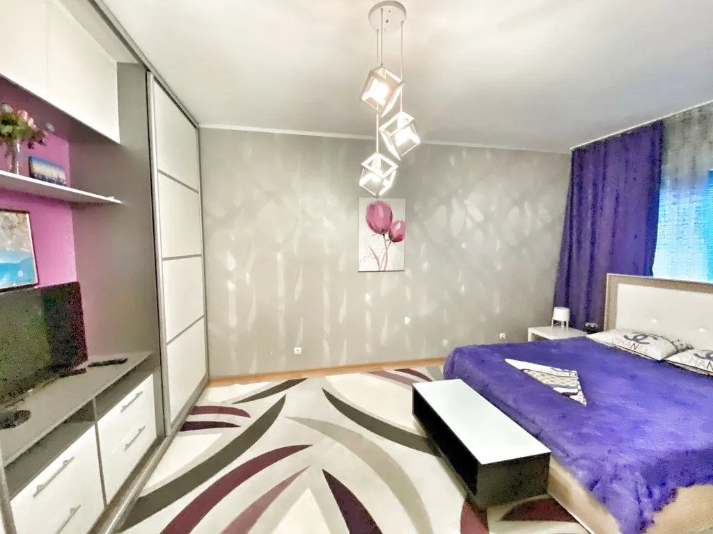 Уютная 1-комнатная квартира — аренда посуточно в Сургут