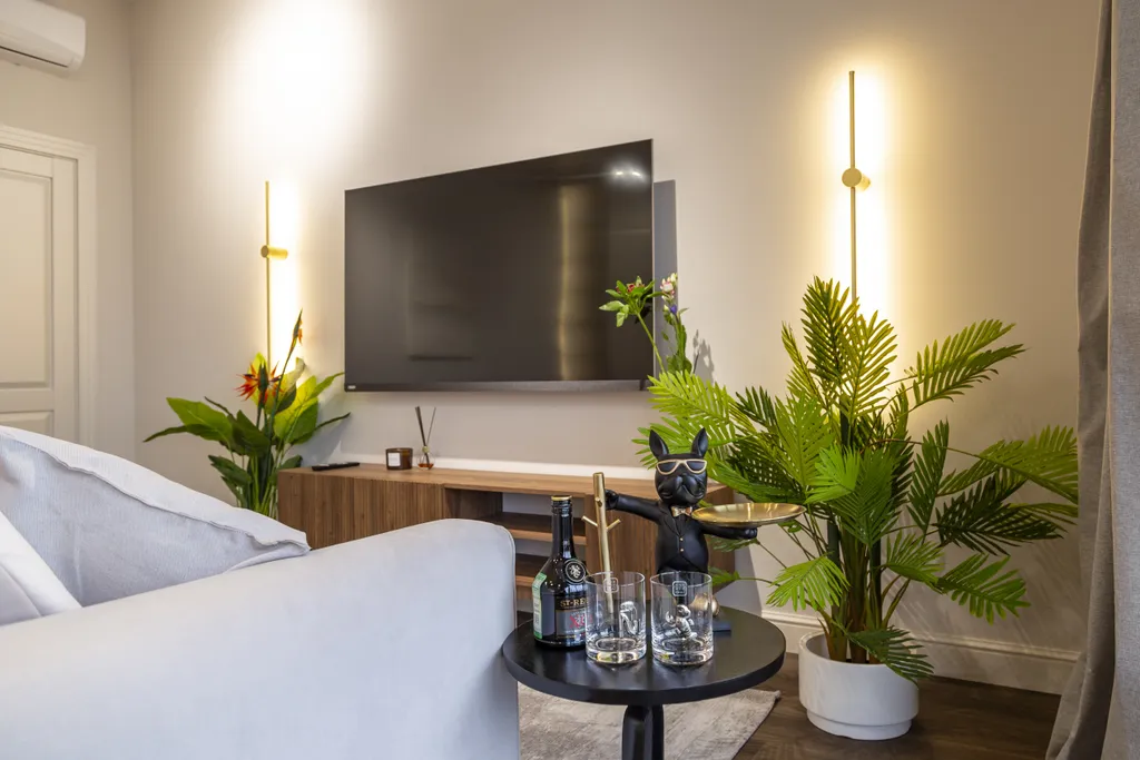 Дизайнерские апартаменты Атмосфера с уютным балконом