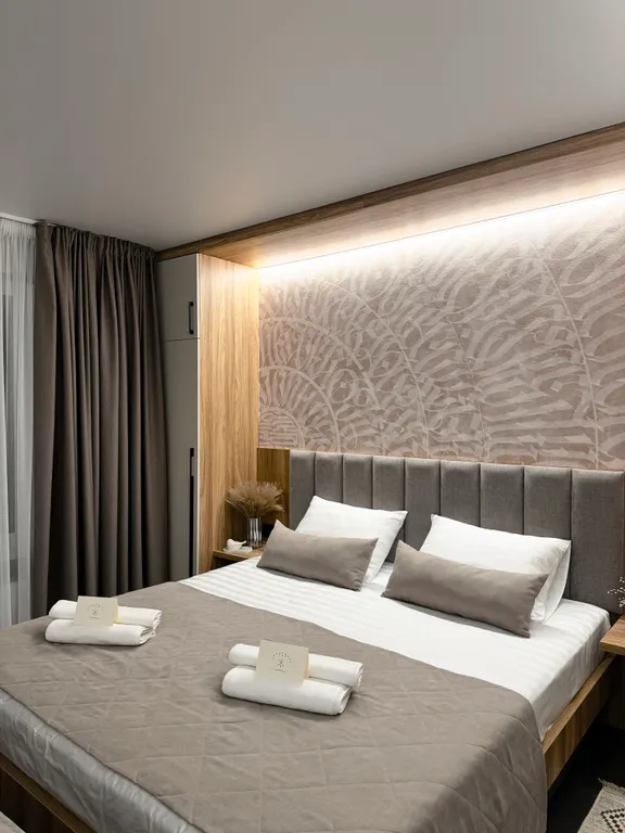 Дом с баней и бассейном