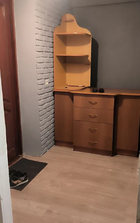 Однушка с видом на зеленый сад и пением птиц