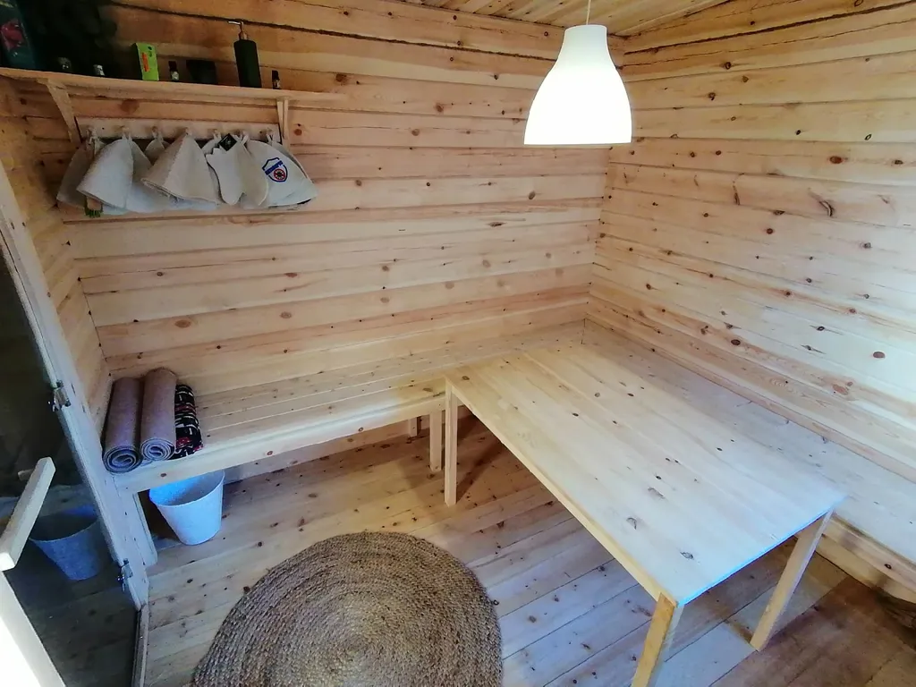 Дом в окружении природы